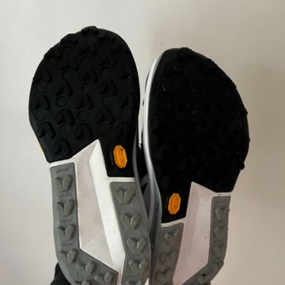 Nike Zegama 2 Womens Size 7.5 - Picture 6 of 6